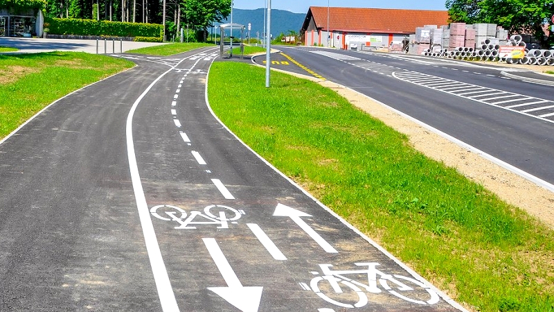 Nova podoba kolesarske in pešpoti- pri pokopališču Srebrniče