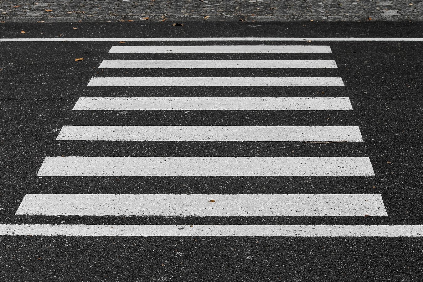 crosswalk-g21a8b5dde_1920.jpg